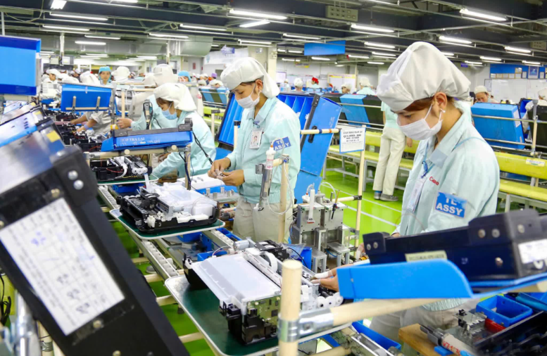 Doanh nghiệp điện tử xin nới giờ làm thêm tới 500 giờ/năm